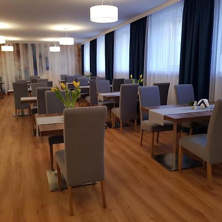Hotel Brojan à Jaworzno Extérieur photo