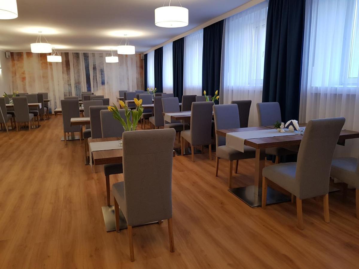 Hotel Brojan à Jaworzno Extérieur photo
