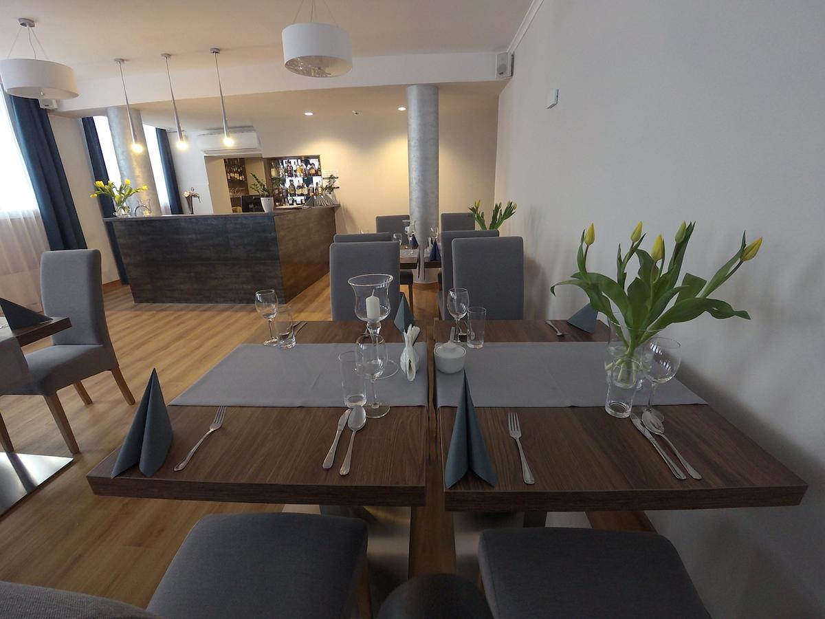 Hotel Brojan à Jaworzno Extérieur photo