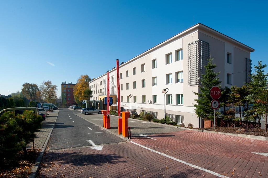 Hotel Brojan à Jaworzno Extérieur photo